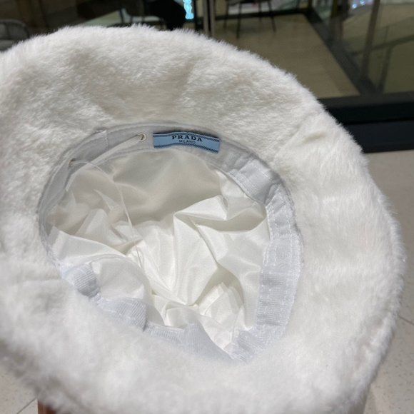 ๐โจAUTHENTICโจ๐Prada hat - Picture 2 of 6